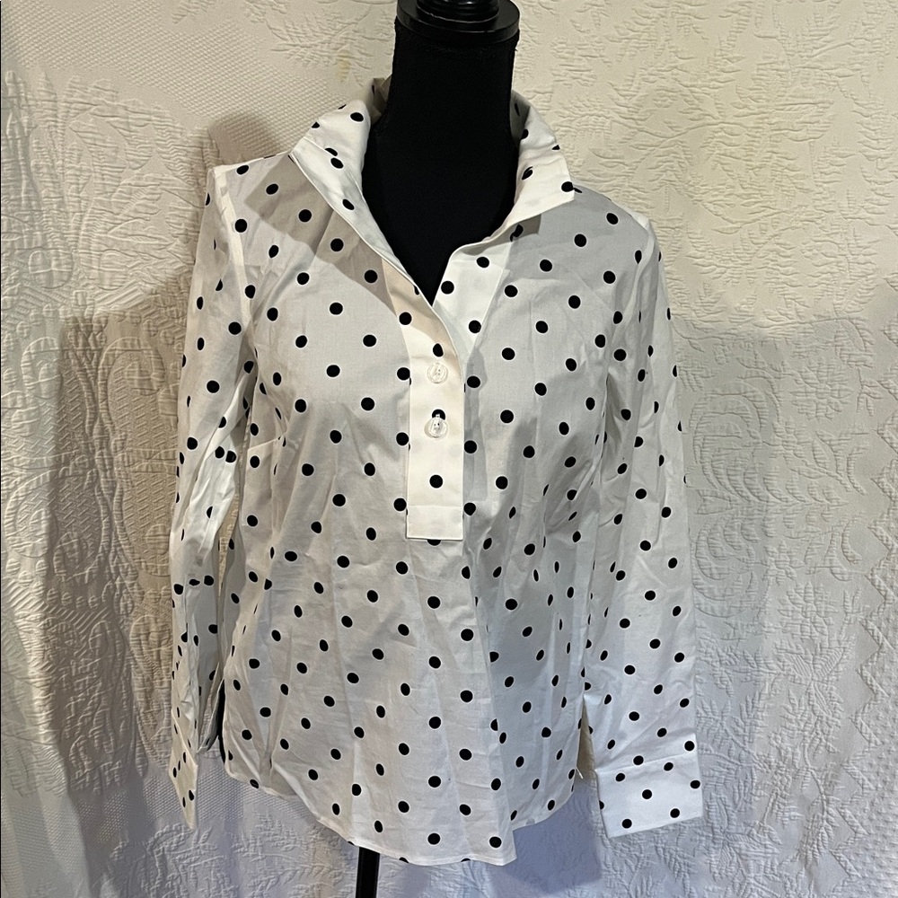 Talbots Polka Dot Non Iron Top,‎ size small, NWT